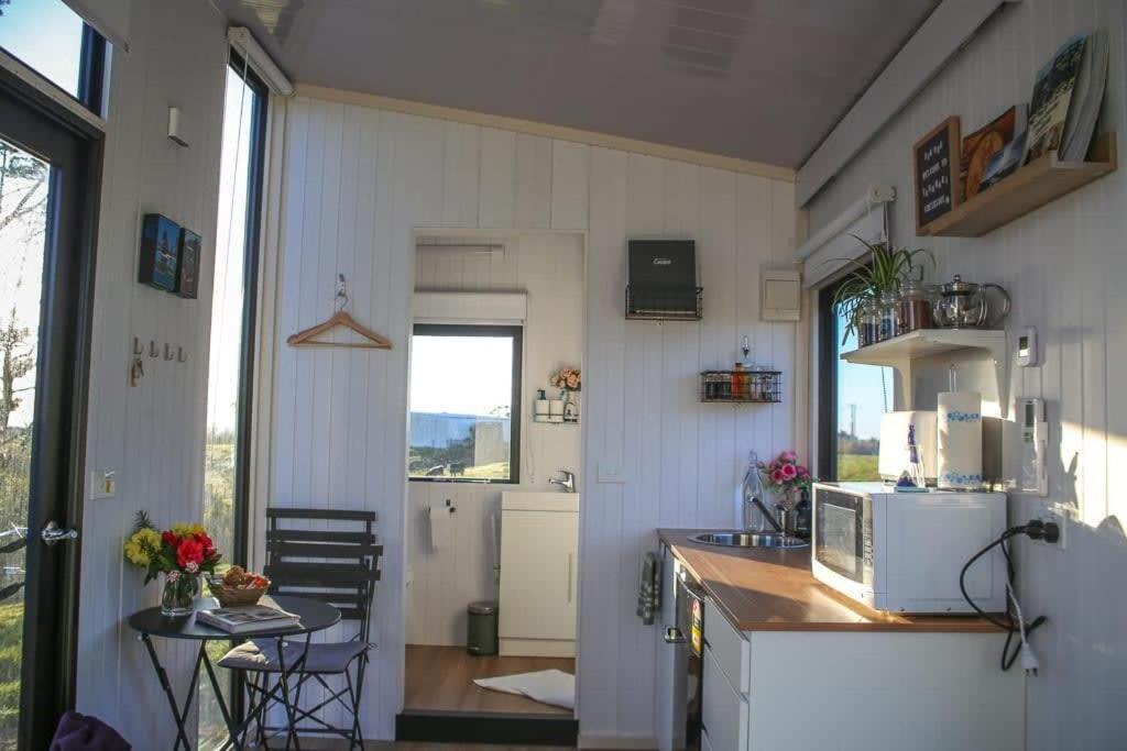 Villa Taranaki Creekside Kea By Tiny Away Stratford Exterior foto