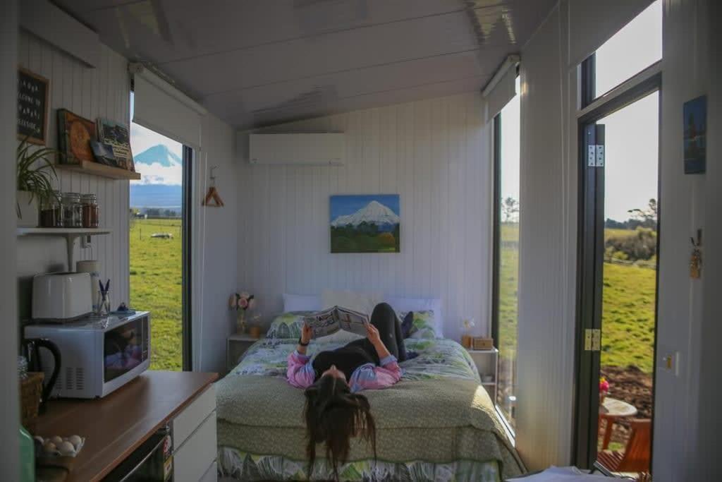 Villa Taranaki Creekside Kea By Tiny Away Stratford Exterior foto